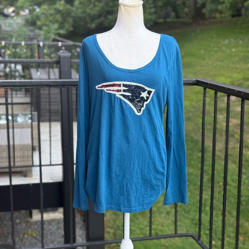 NFL Women's New England Patriots Plus Size XXL Long Sleeve T-Shirt